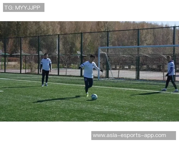 安哥拉足球明星崛起与国际赛场的辉煌征程解析