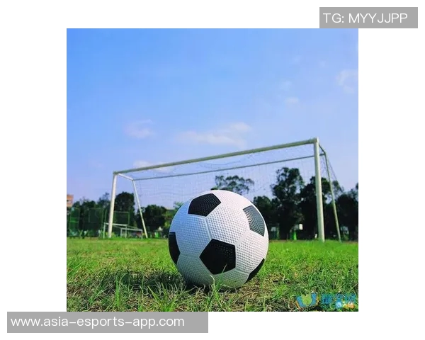 足球巨星崛起之路从汗水到荣耀的励志传奇之旅